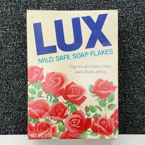 Vintage Lux Mild Safe Soap Flakes 13 oz Box Lever Brothers Rose Graphics Decor